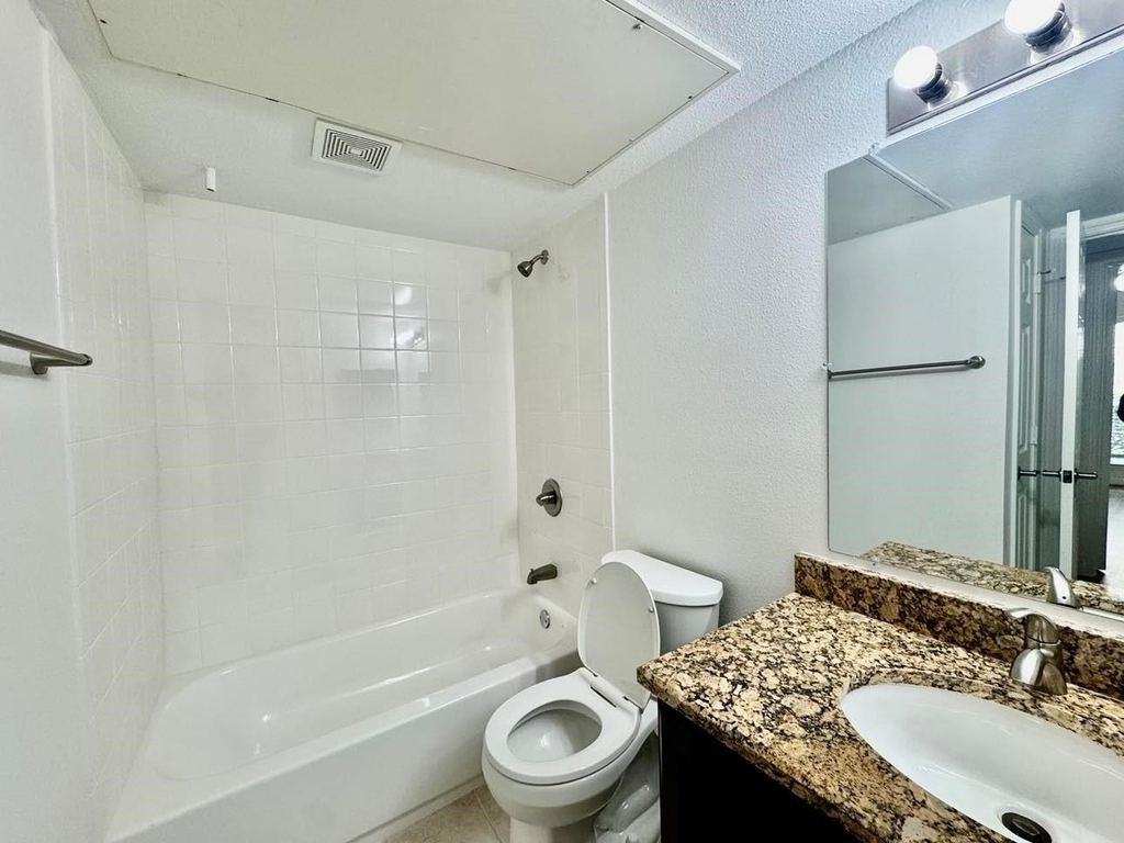 1880 White Oak Drive - Photo 12