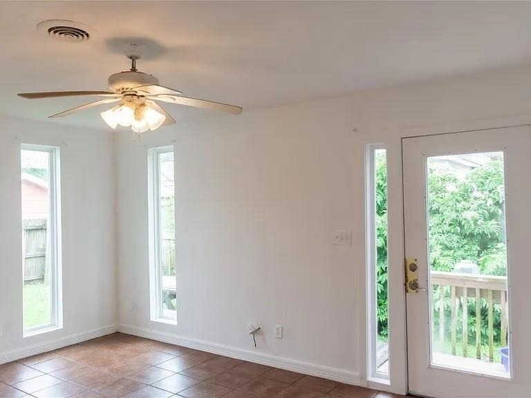 5311 Perry Avenue - Photo 4