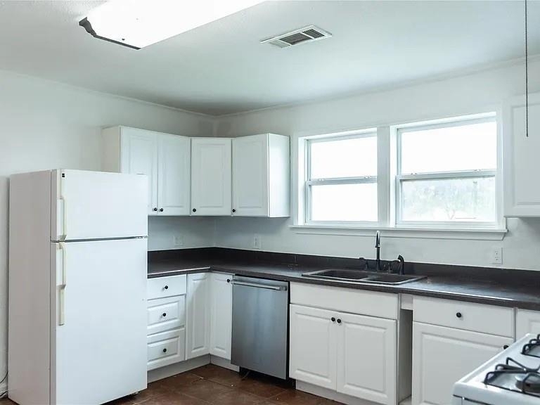 5311 Perry Avenue - Photo 3