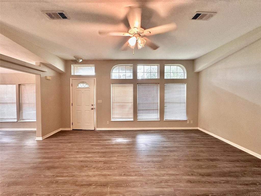 202 Main Street - Photo 8