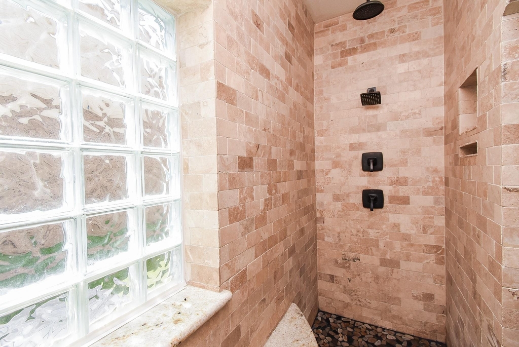 16915 Locust Springs Drive - Photo 18