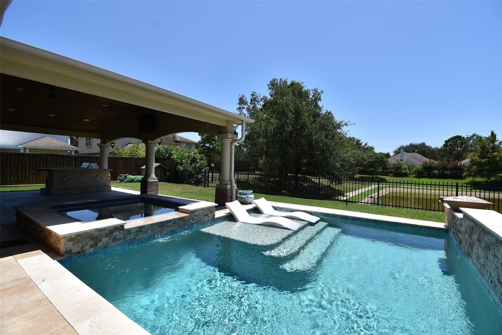 16915 Locust Springs Drive - Photo 39
