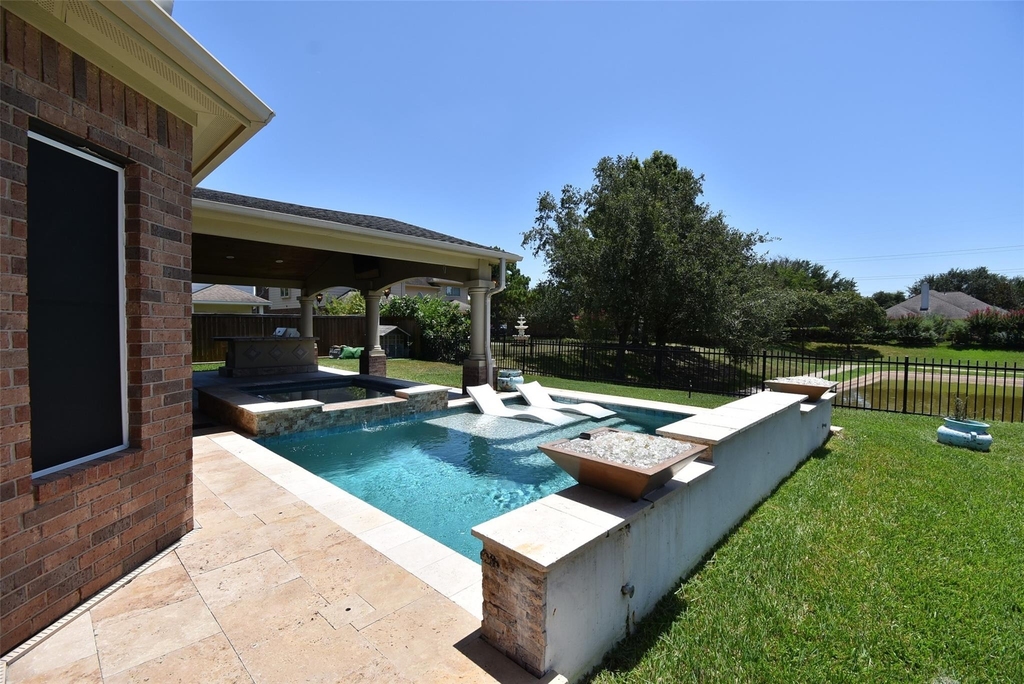 16915 Locust Springs Drive - Photo 40