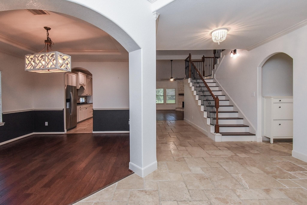 16915 Locust Springs Drive - Photo 3