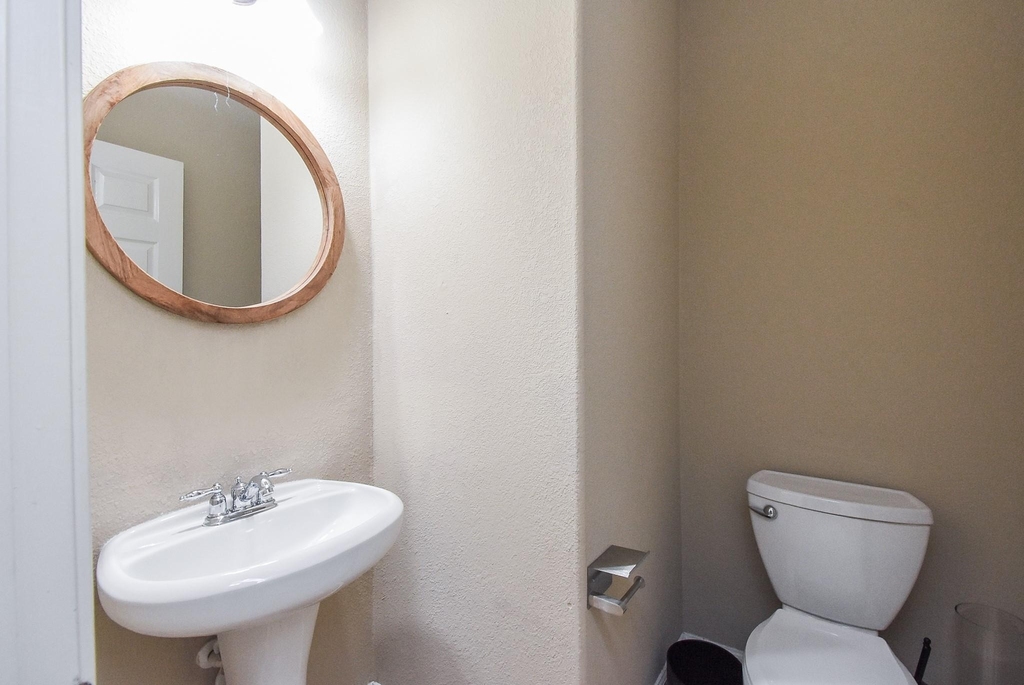 16915 Locust Springs Drive - Photo 33