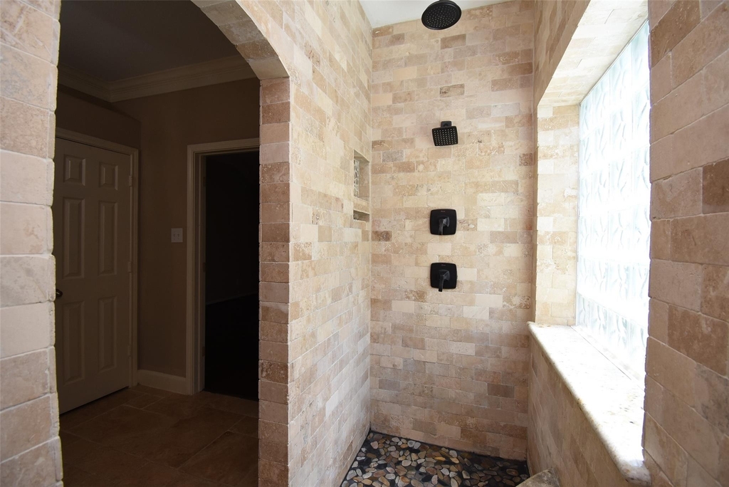 16915 Locust Springs Drive - Photo 19