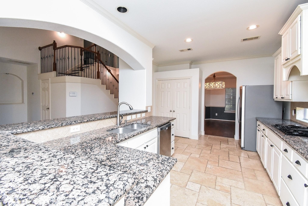 16915 Locust Springs Drive - Photo 10