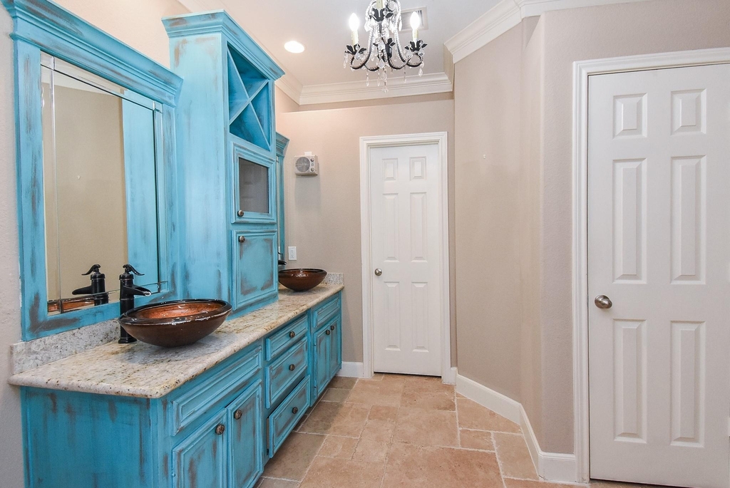 16915 Locust Springs Drive - Photo 17
