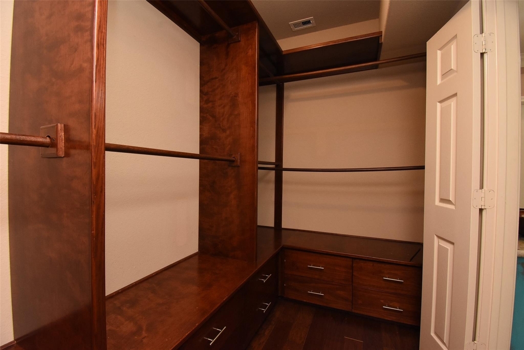 16915 Locust Springs Drive - Photo 20