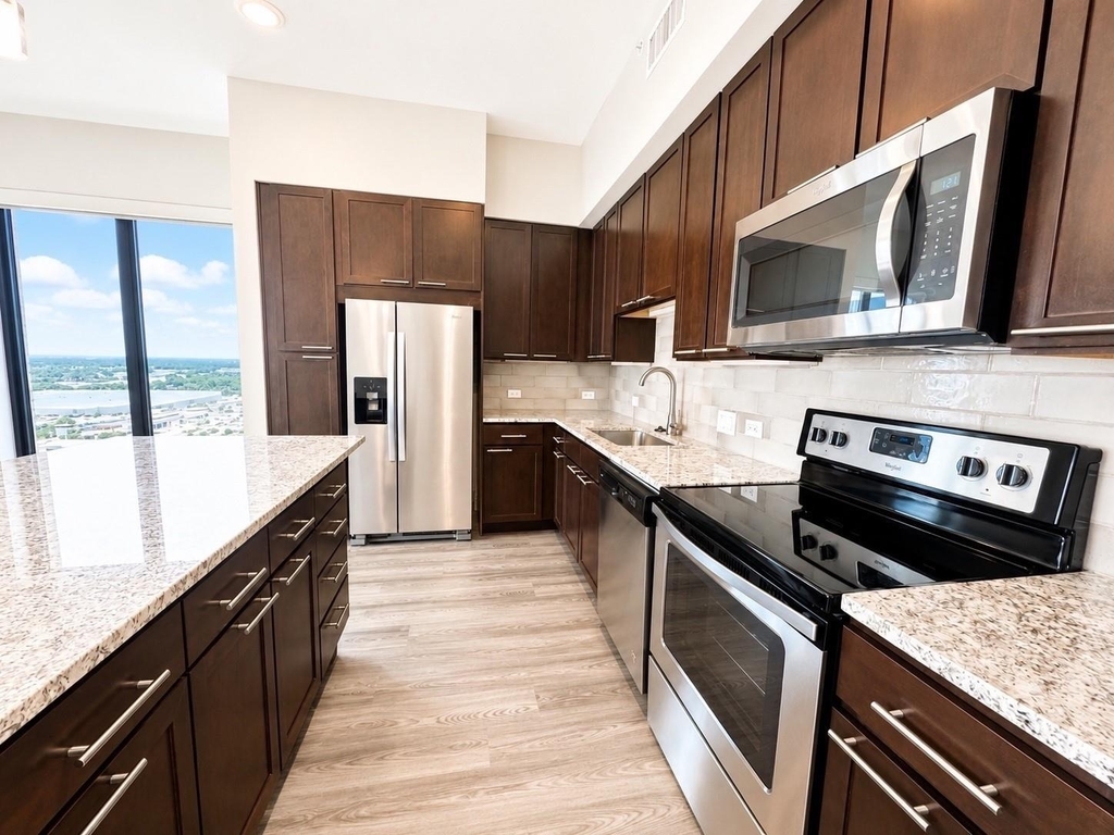 9787 Katy Freeway - Photo 1