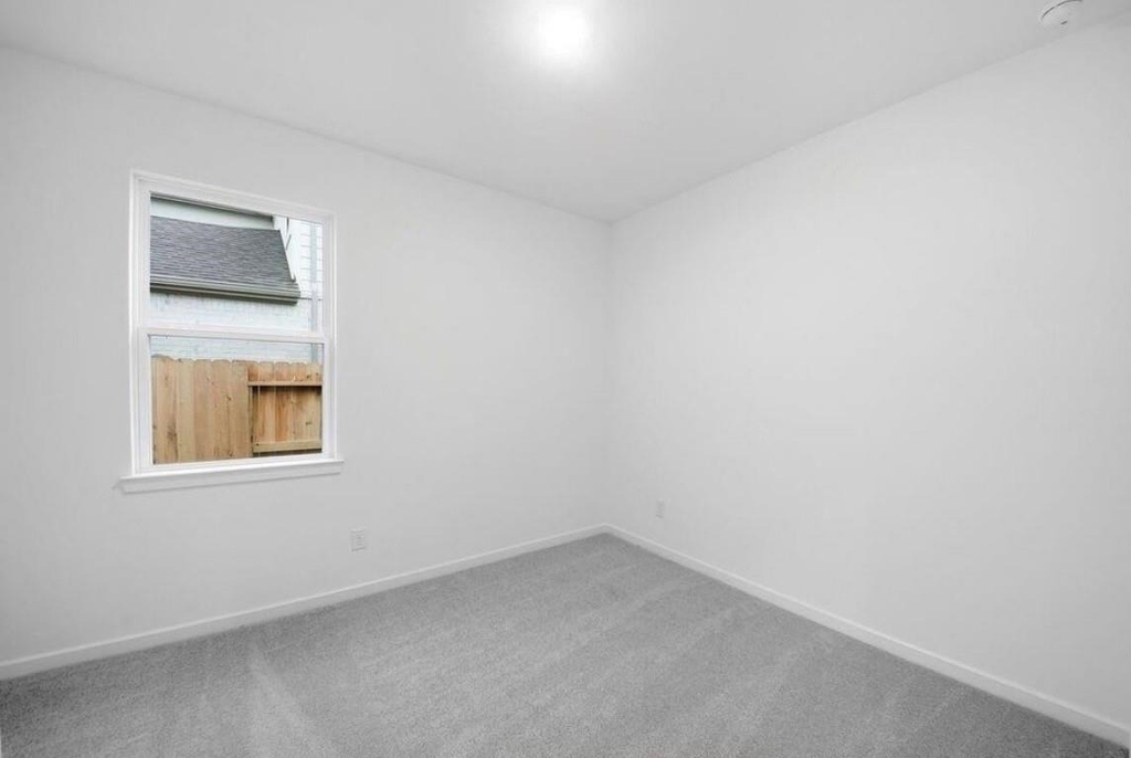 21510 Coronado Green Drive - Photo 5