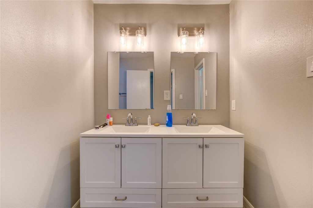 3046 Wagon Trail Drive - Photo 32