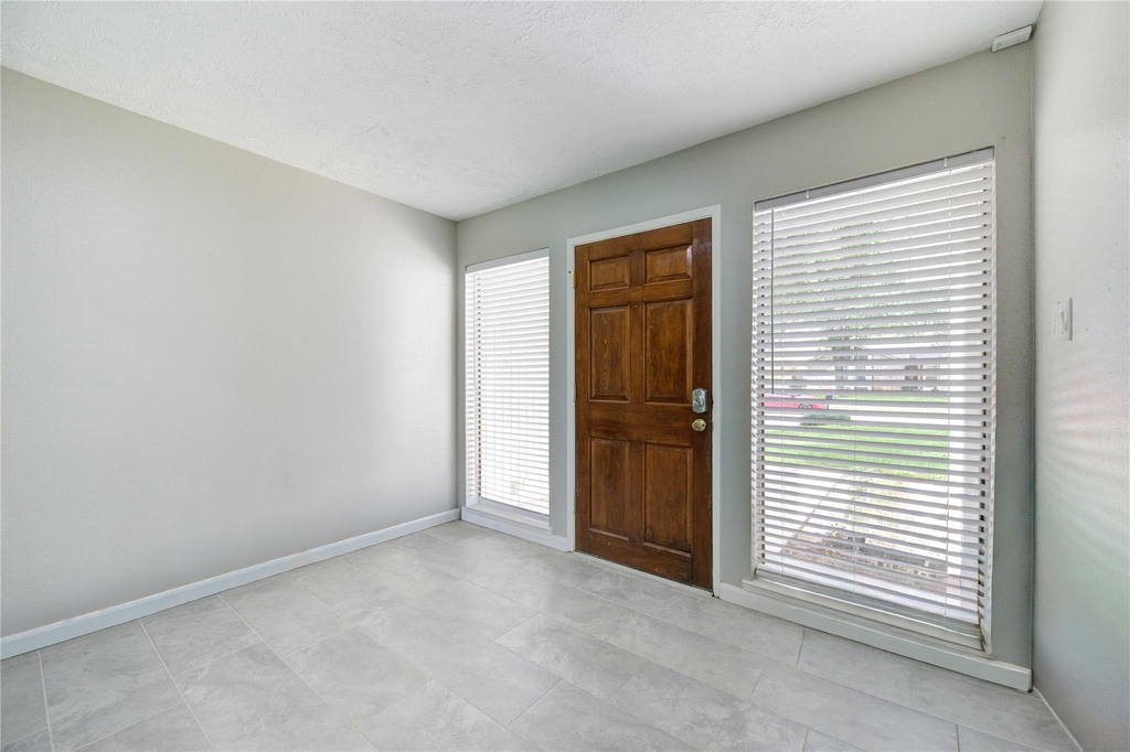 3046 Wagon Trail Drive - Photo 5