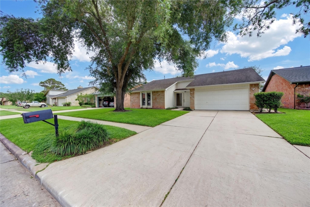 3046 Wagon Trail Drive - Photo 3