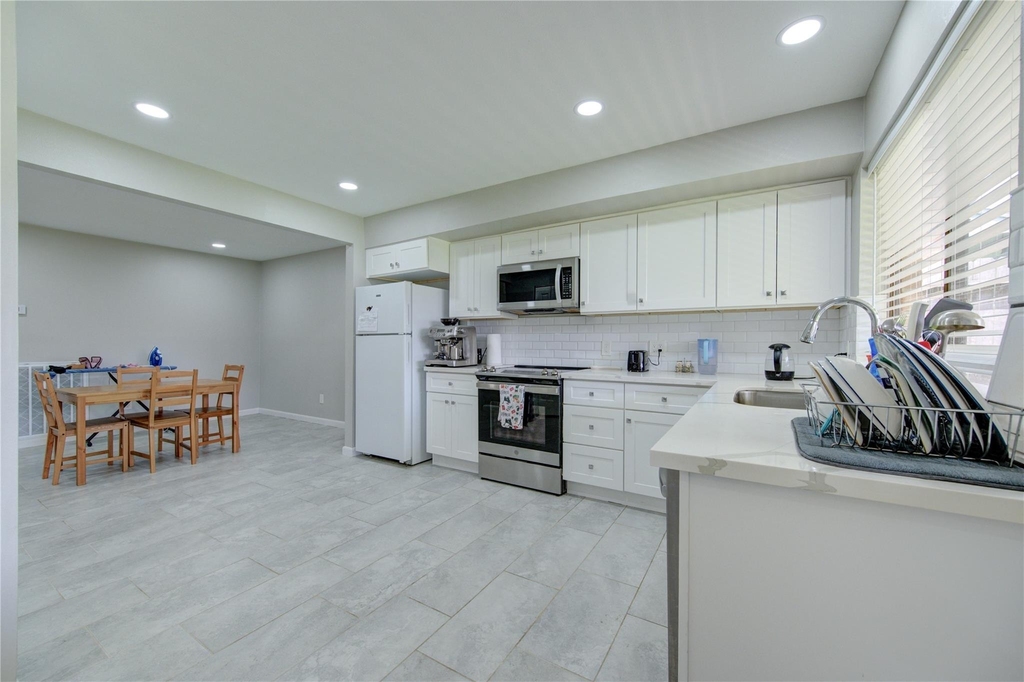 3046 Wagon Trail Drive - Photo 18