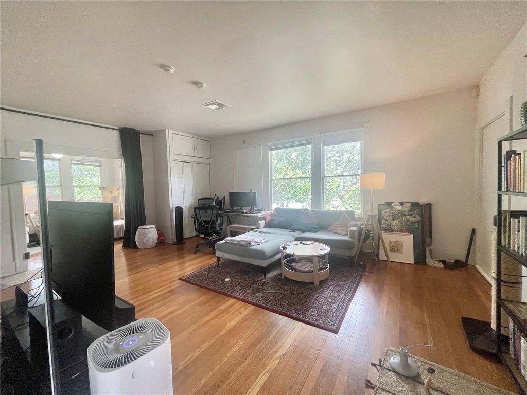 418 Branard Street - Photo 2