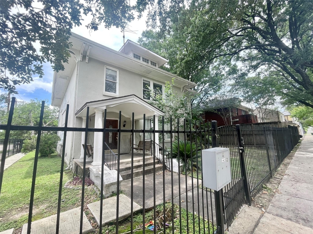 418 Branard Street - Photo 1