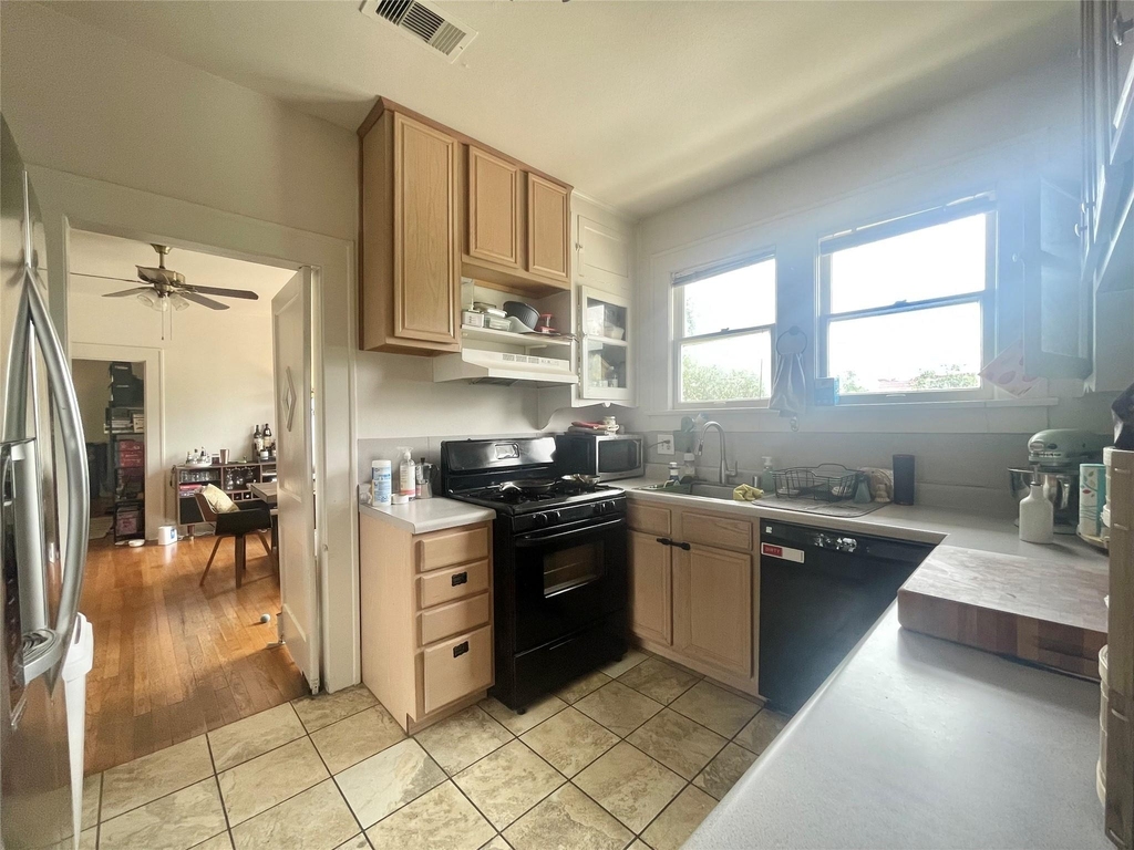 418 Branard Street - Photo 9