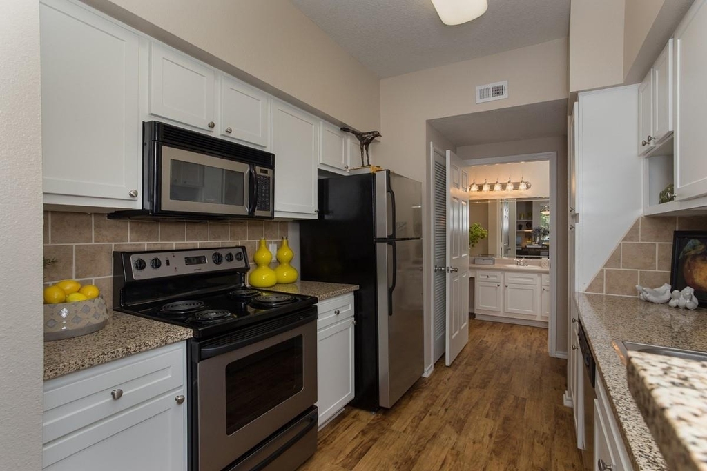 10440 Deerwood - Photo 2