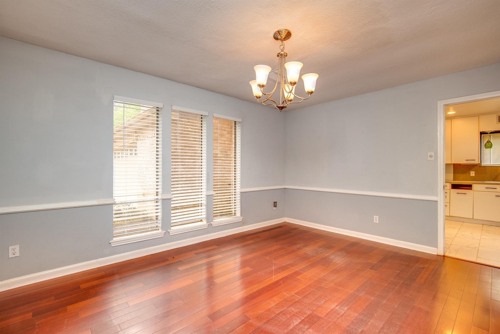 3927 Pleasant Valley Drive - Photo 6