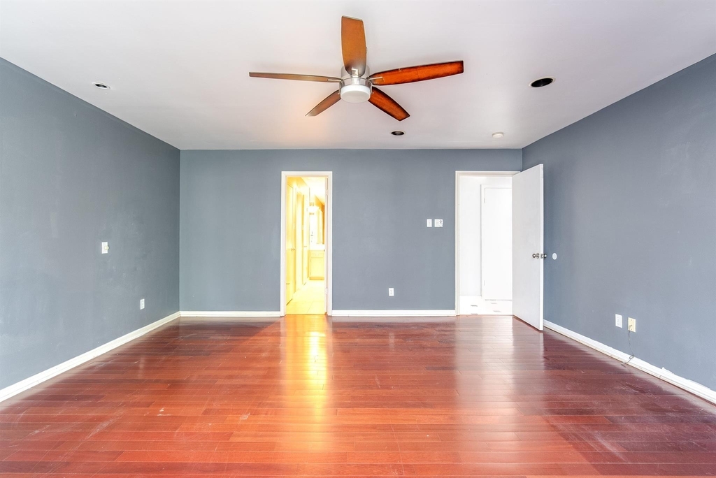 3927 Pleasant Valley Drive - Photo 28