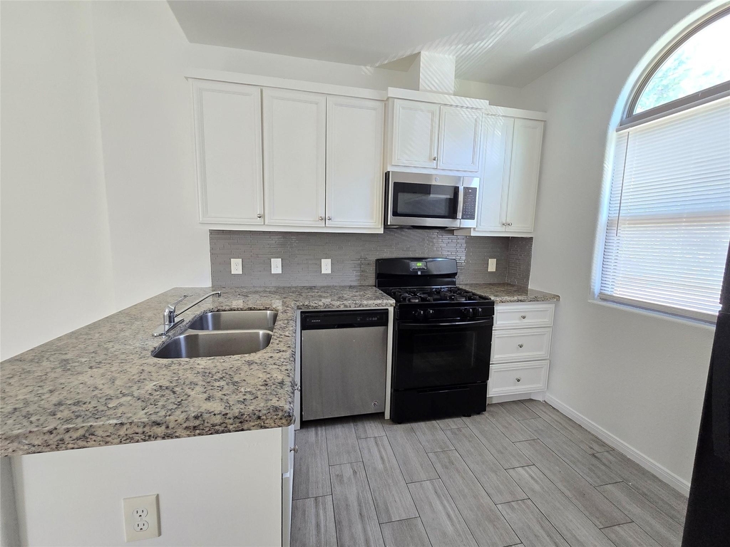 3702 Wylie Street - Photo 4