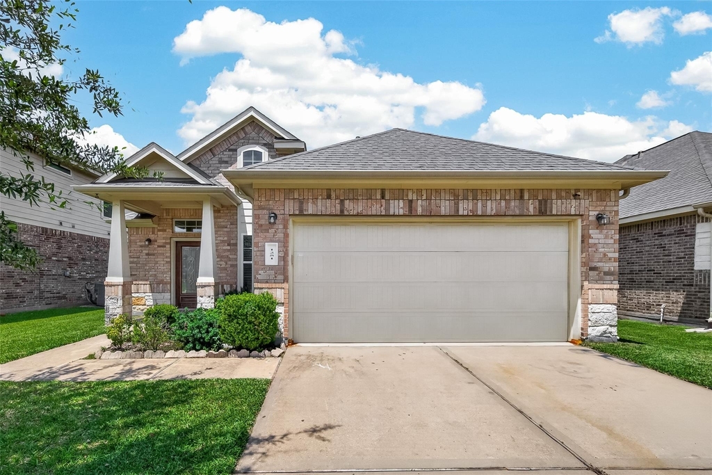 1251 S Maple Drive - Photo 1