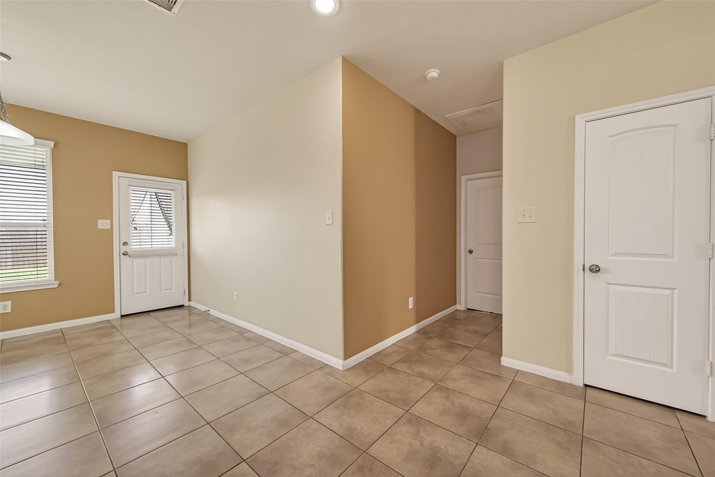 1251 S Maple Drive - Photo 10