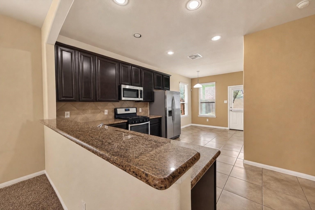 1251 S Maple Drive - Photo 5