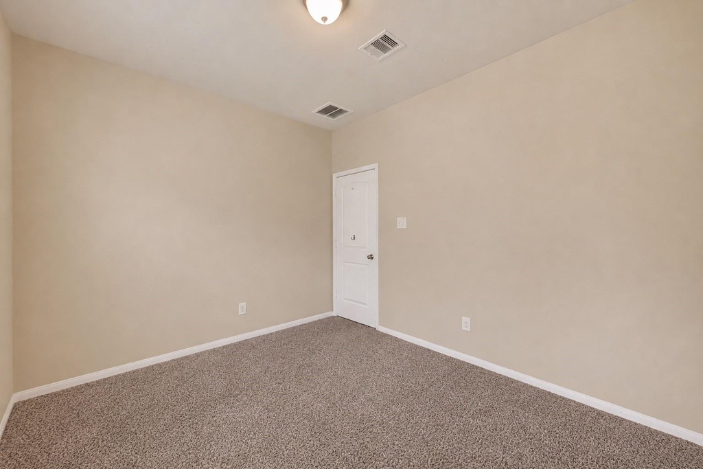 1251 S Maple Drive - Photo 14
