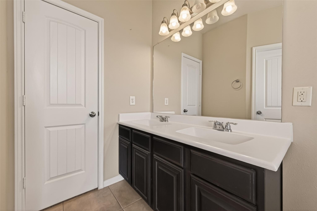 1251 S Maple Drive - Photo 19