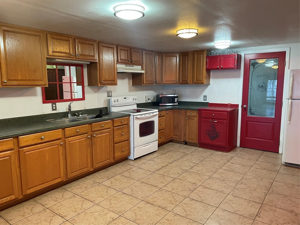 2116 Strand Street - Photo 6