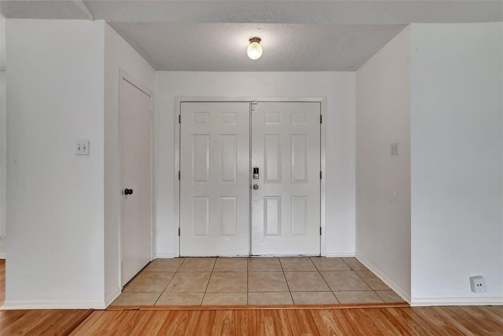 1311 Oak Hollow Drive - Photo 3