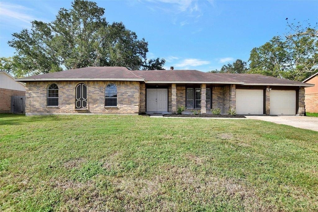 1311 Oak Hollow Drive - Photo 0