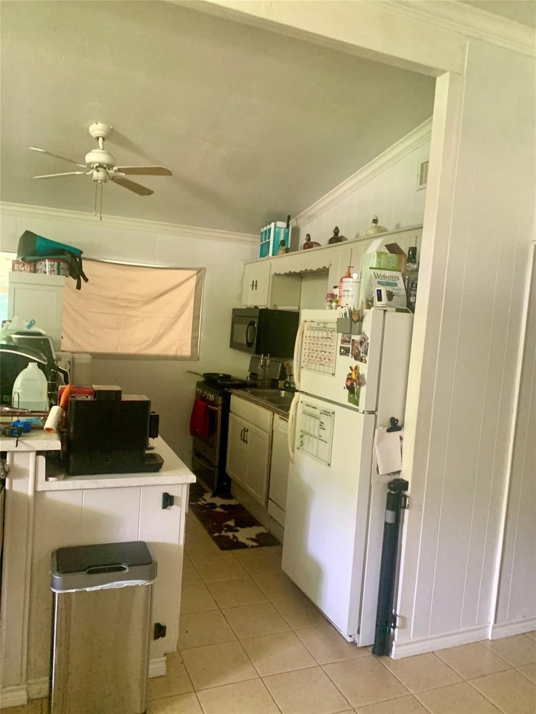9848 Pine Point Dr - Photo 2
