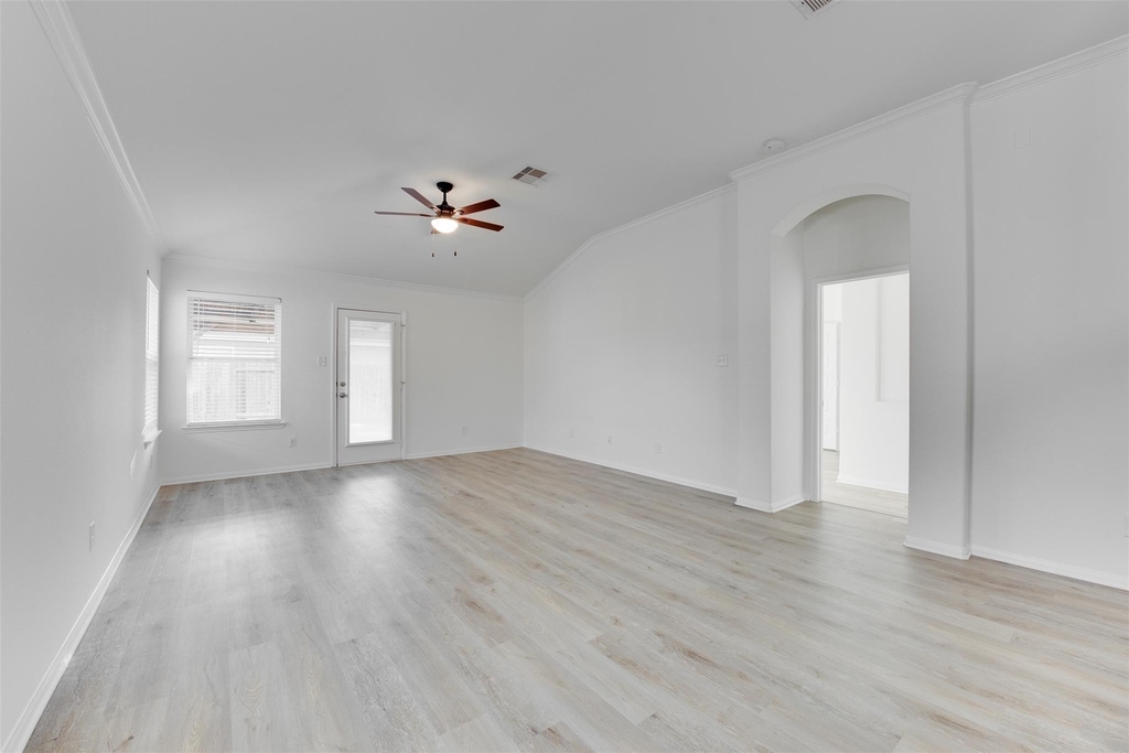 2410 Lakecrest Town Drive - Photo 13