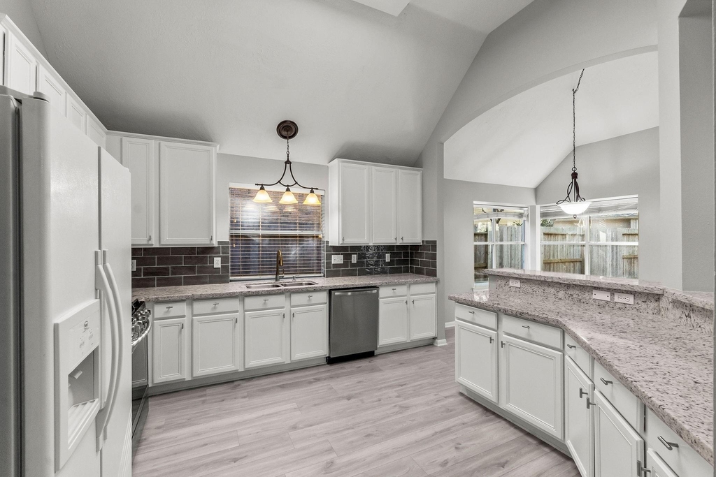 155 N Wimberly Way - Photo 12