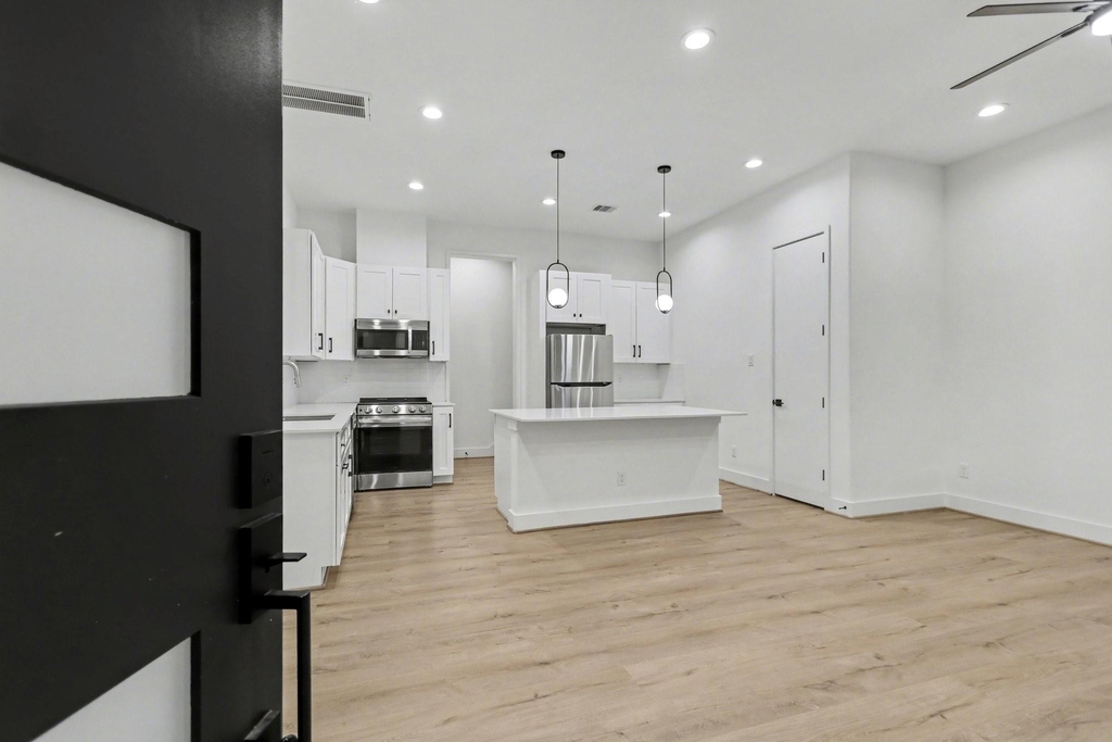 203 Danna Lane - Photo 1