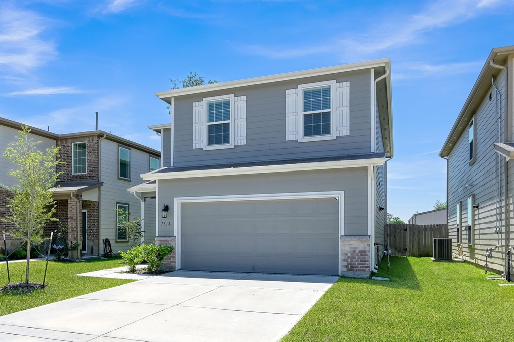 7314 Madison Commons Lane - Photo 1
