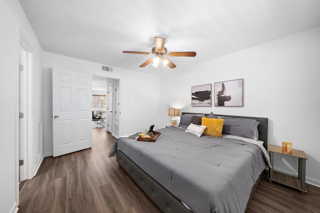 2828 61st Street - Photo 6