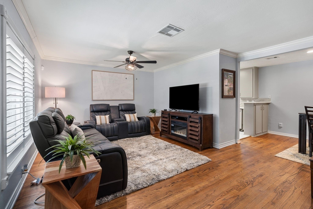 1214 W 31st Street - Photo 1