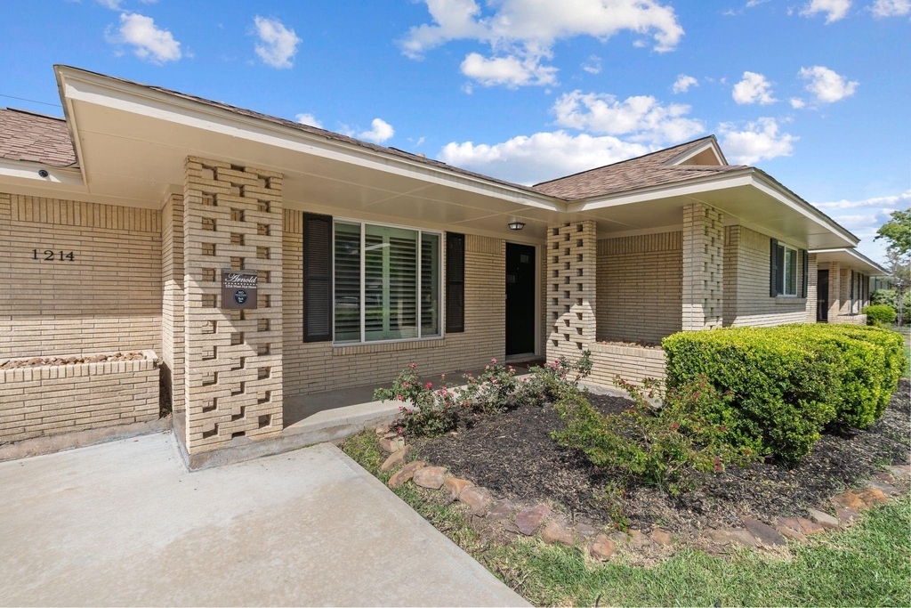 1214 W 31st Street - Photo 28