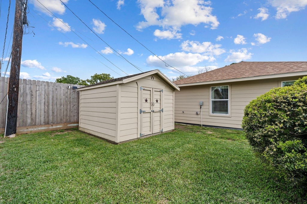 1214 W 31st Street - Photo 26