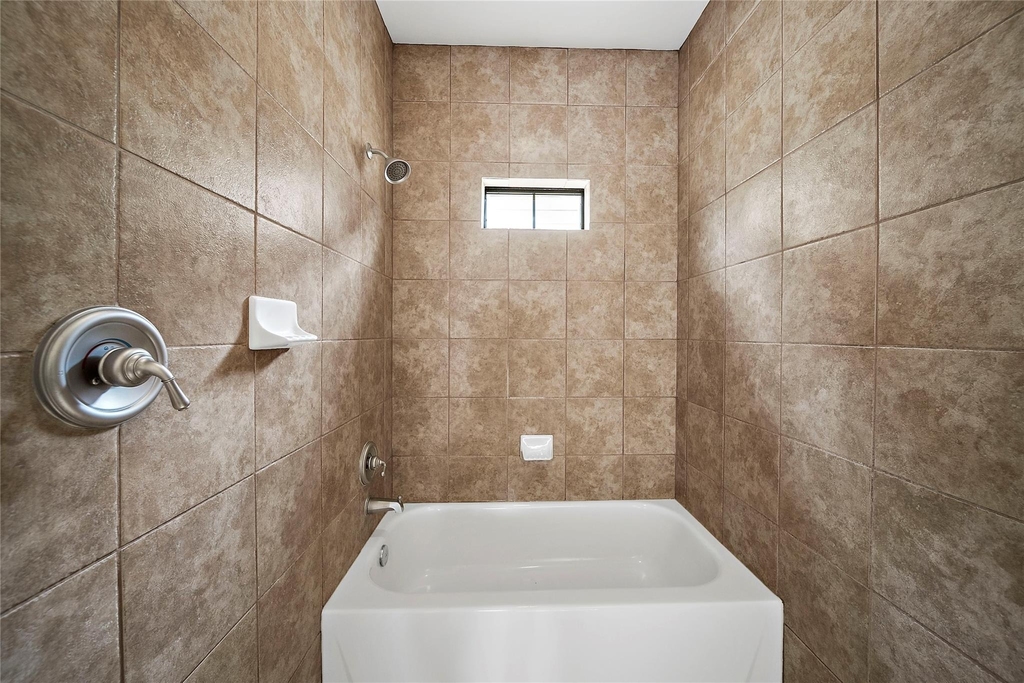 202 Mcgowen Street - Photo 21