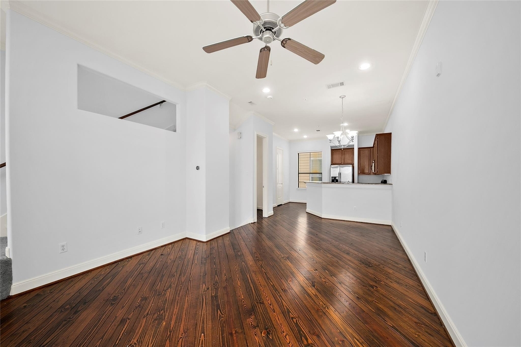 202 Mcgowen Street - Photo 5