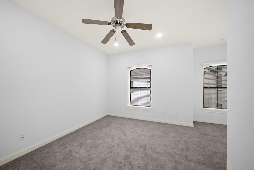 202 Mcgowen Street - Photo 15