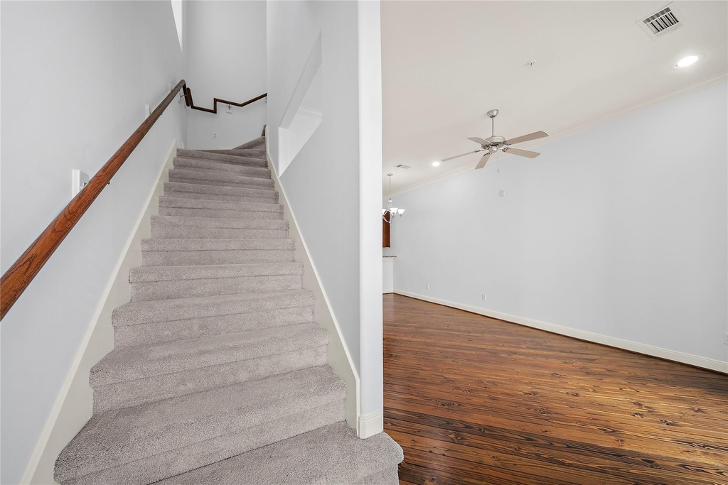 202 Mcgowen Street - Photo 13