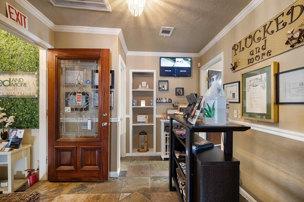 811 Heights Blvd - Photo 2