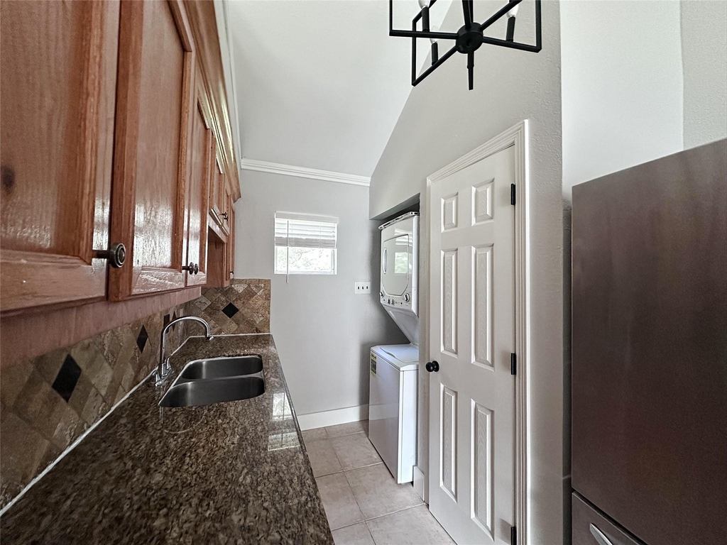 2324 Peppermill Road - Photo 9