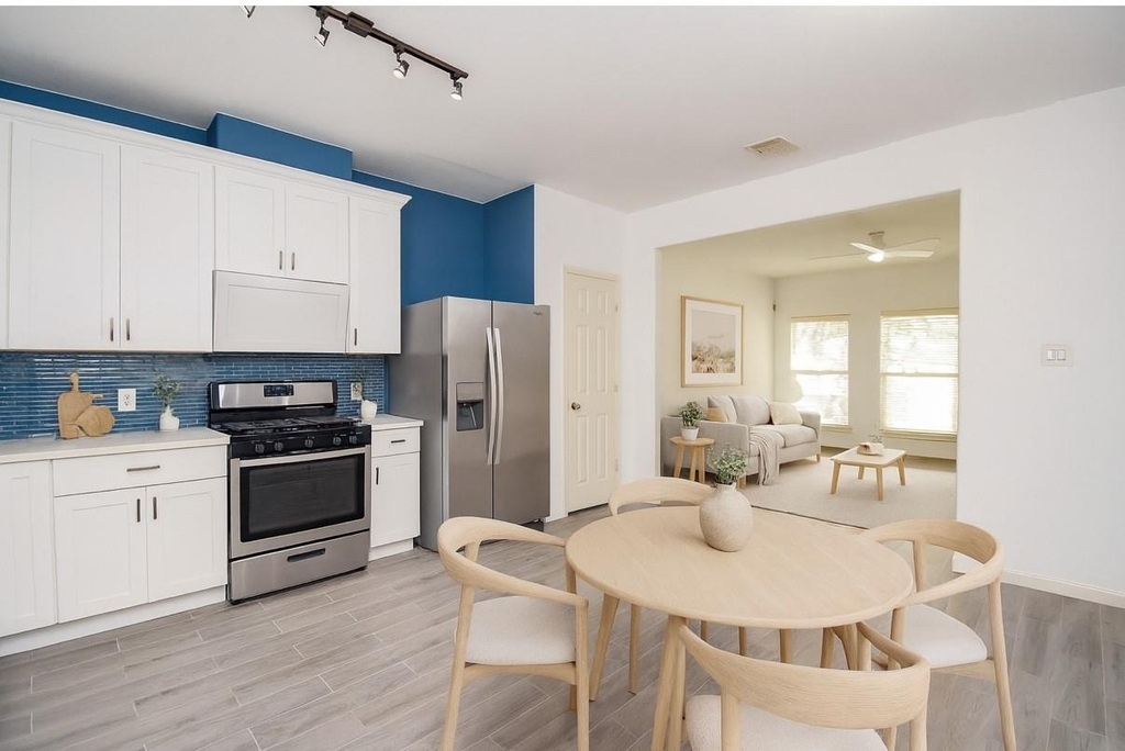 2202 Naomi Street - Photo 10